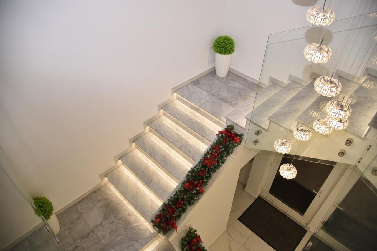 La Luna Premium Deluxe Apartment With Free Jacuzzi, Bikes & Covered Parking Nasice Buitenkant foto