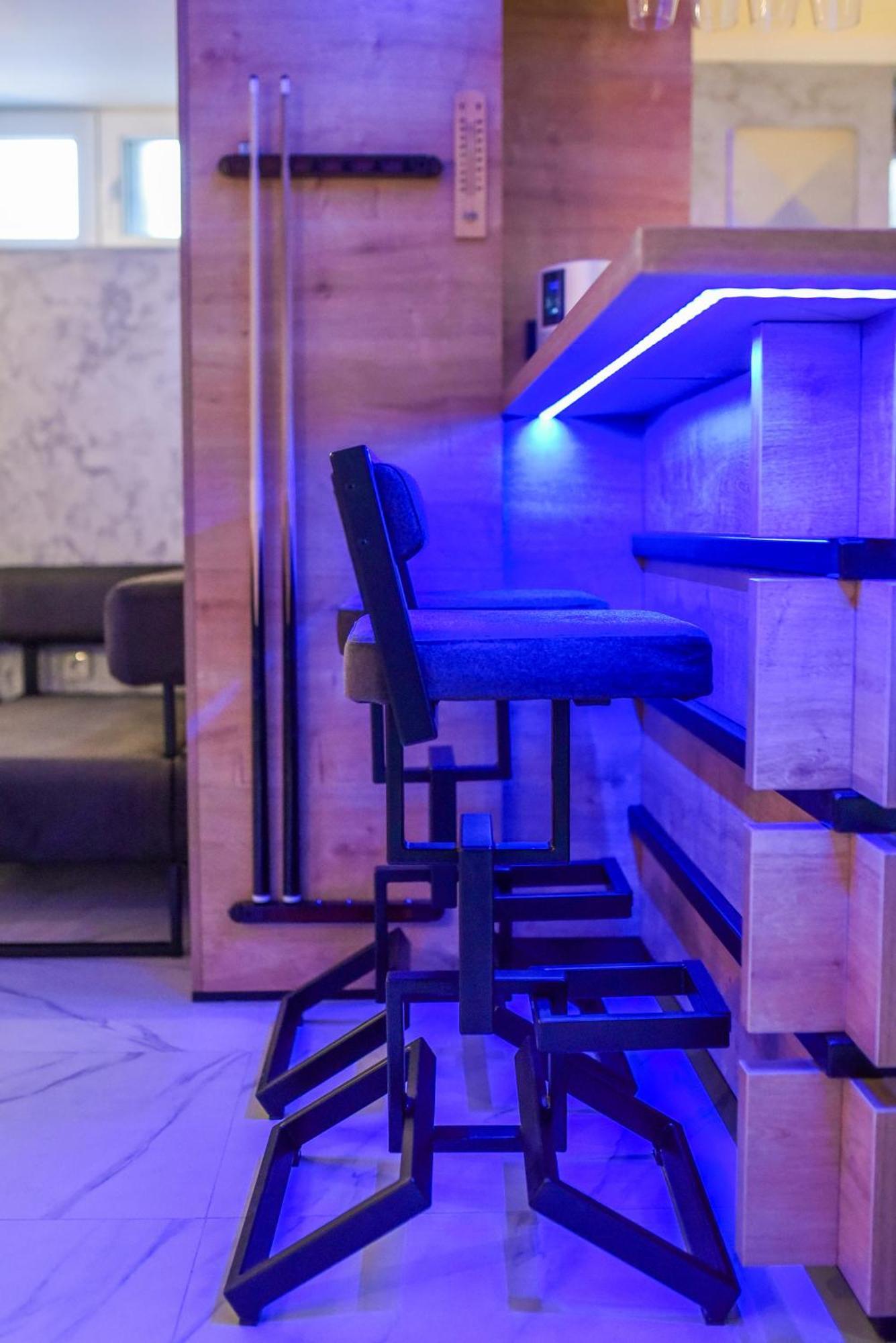 La Luna Premium Deluxe Apartment With Free Jacuzzi, Bikes & Covered Parking Nasice Buitenkant foto