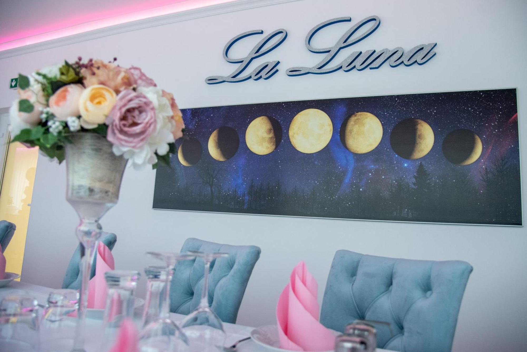 La Luna Premium Deluxe Apartment With Free Jacuzzi, Bikes & Covered Parking Nasice Buitenkant foto