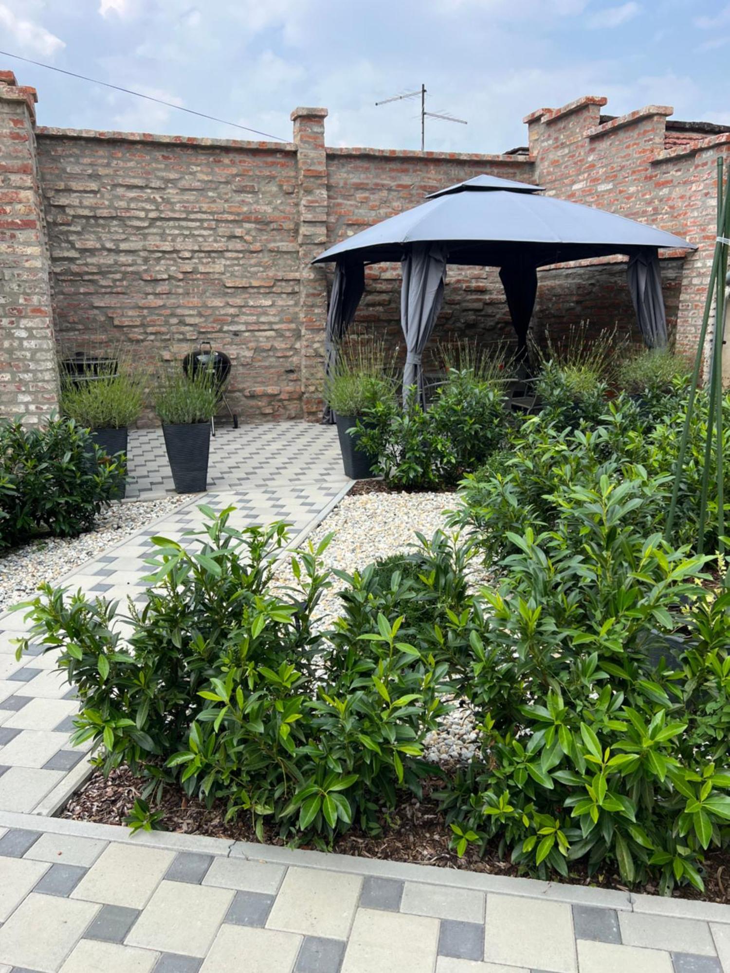 La Luna Premium Deluxe Apartment With Free Jacuzzi, Bikes & Covered Parking Nasice Buitenkant foto